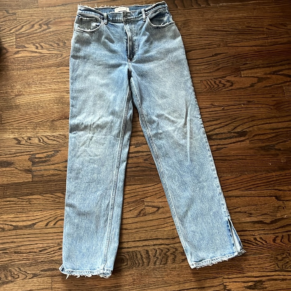 The 90s straight ultra high rise 
Medium light wash